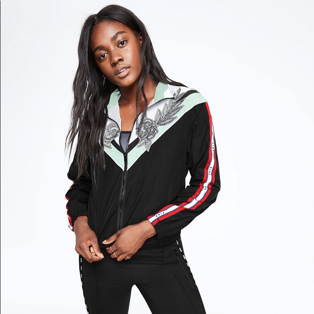 Women Pink Victoria’s Secret”XSP”full zip Anorak💕